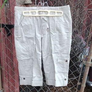 KEREN hart Beige Cargo Capris